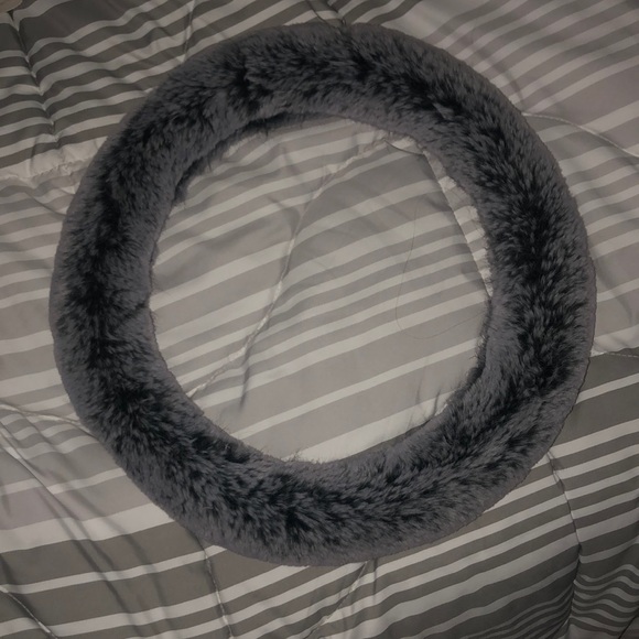 Fuzzy steering wheel cover - Picture 1 of 1